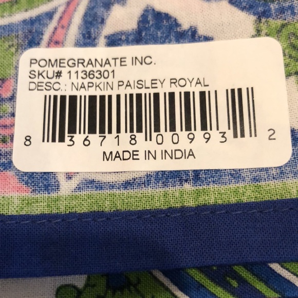 Pomegranate Paisley Square Tablecloth with Four Matching Napkins - Picture 7 of 8